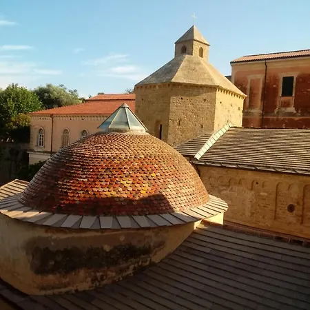 Accanto Al Battistero Ventimiglia